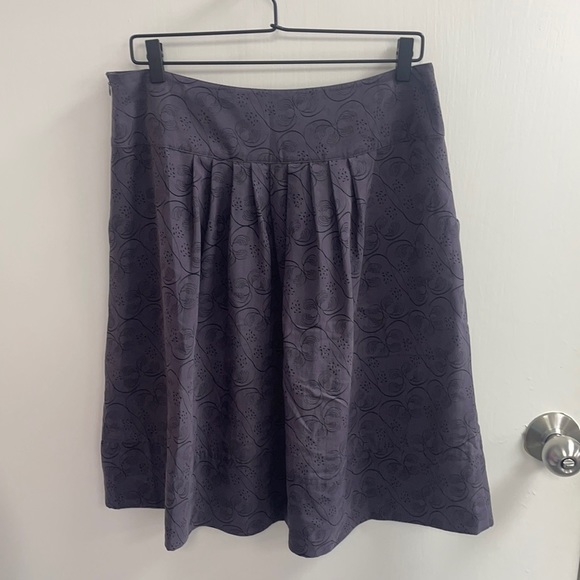 R Women’s Casual Skirt (4244) - Picture 2 of 6